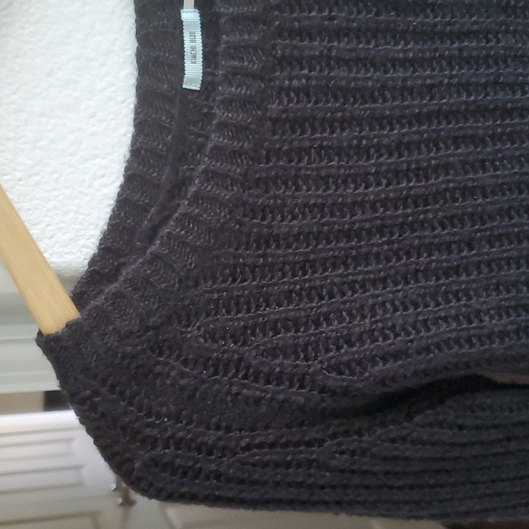 Kimchi Blue black cropped wool fuzzy sweater crop top urban outfitters - Picture 3 of 7